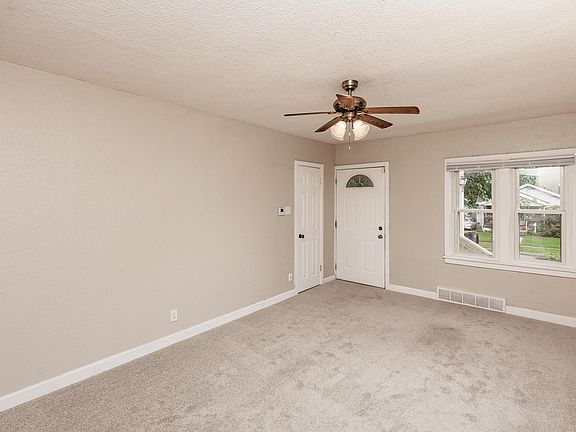 2nd image of 1441 Richmond Ave