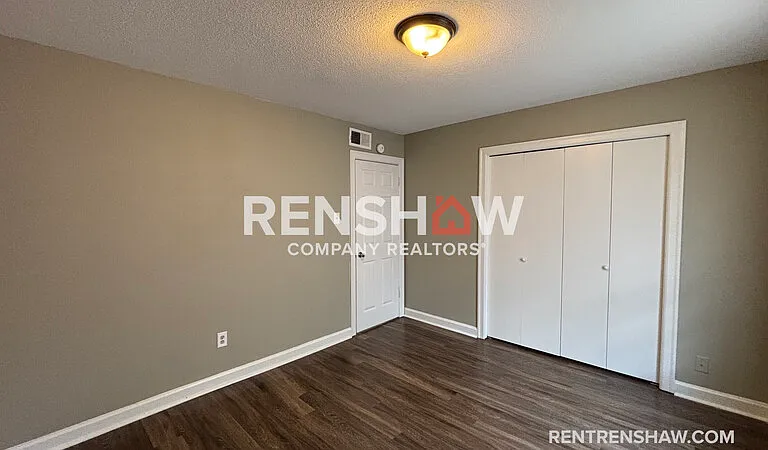 3219 Thirteen Colony Mall #2B — Photo 3