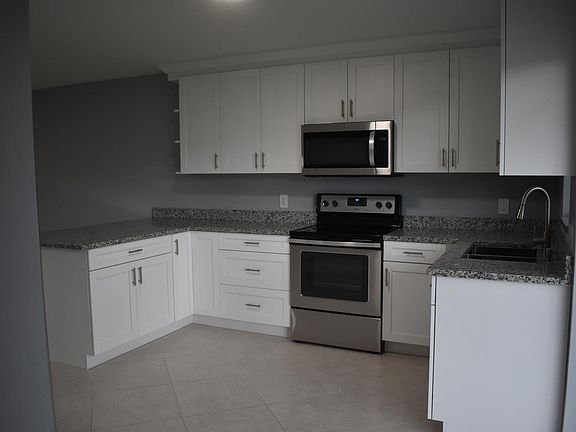 3rd image of 4421 47th Ave S