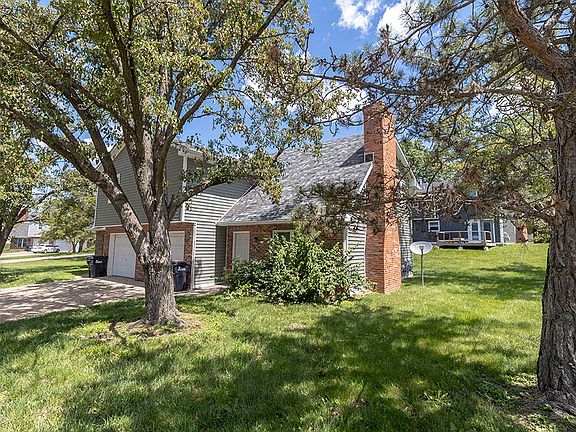 2nd image of 1913 Greenleaves Ct