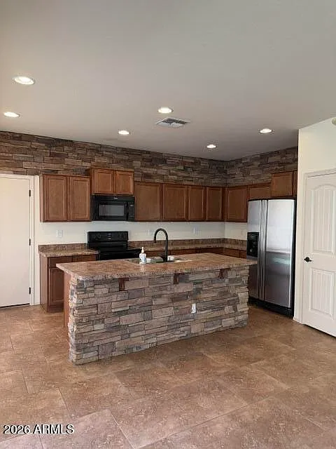 4 bed, 2.5 bath, 2105 sqft, $2,275 — Photo 4