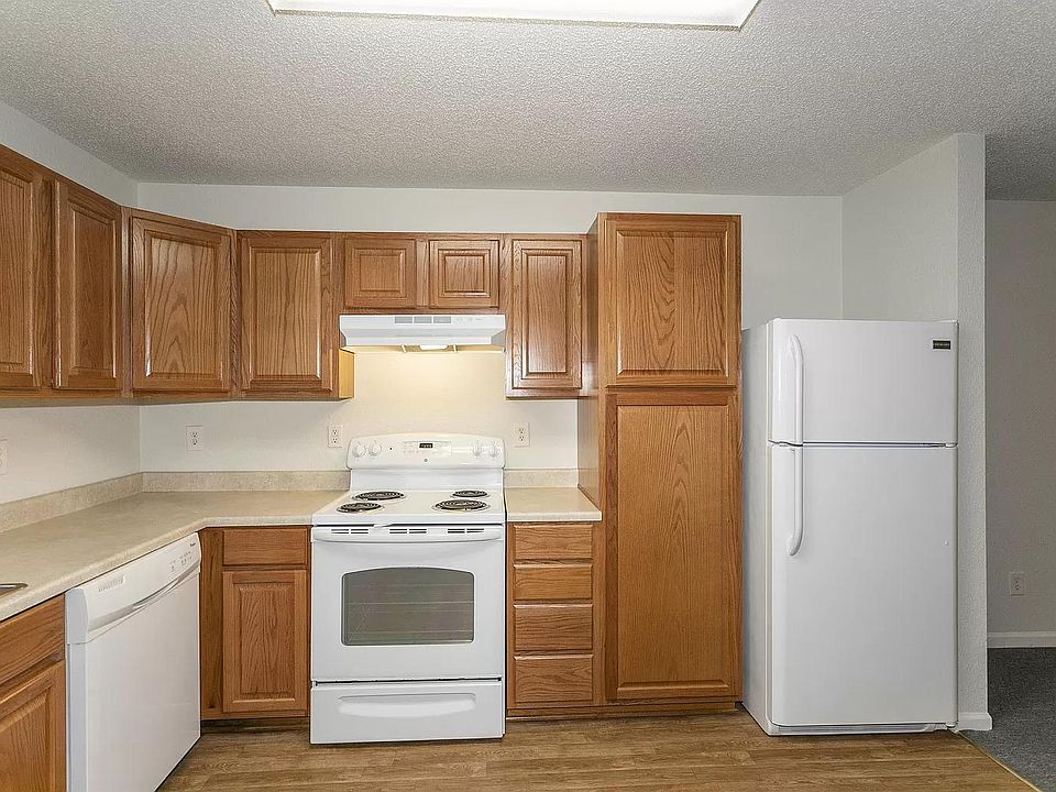 1st image of 102 E Lawrence St #18