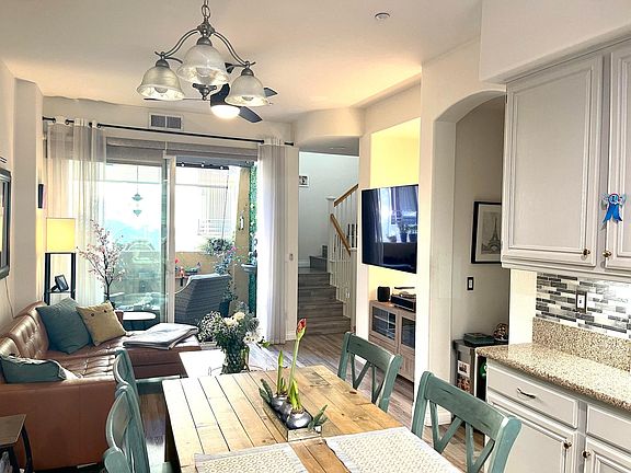 4th image of 2832 Escala Cir