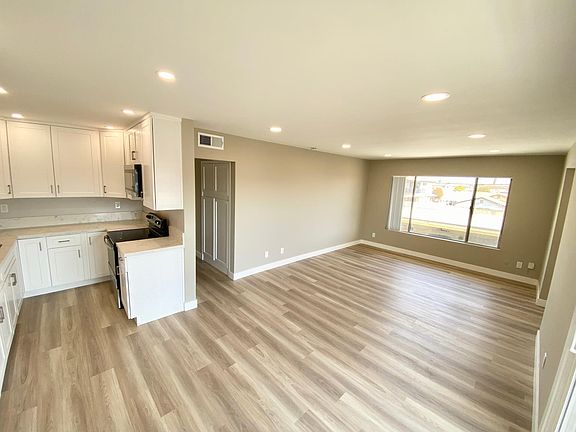 4th image of 11726 Birch Ave APT D