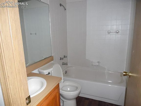 5th image of 231 E Lake Ave