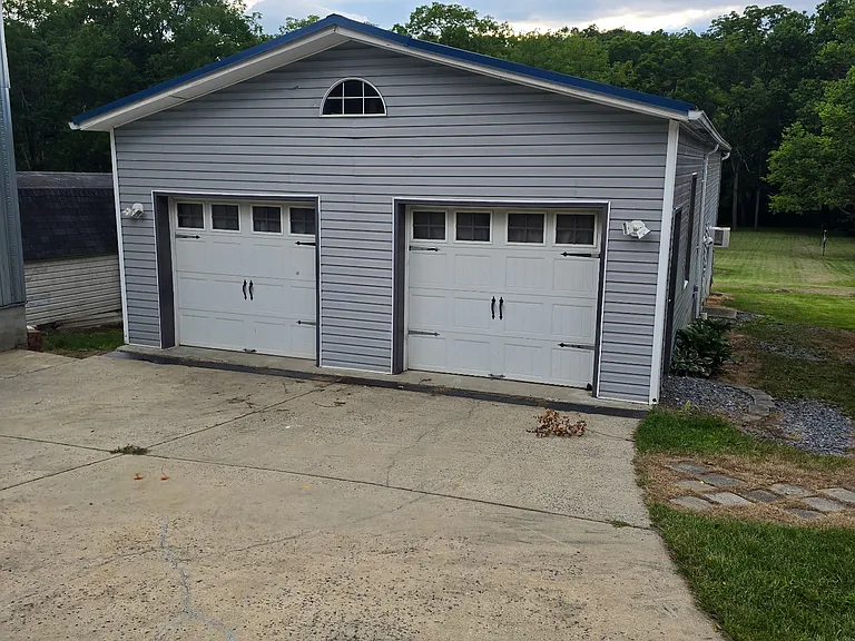 687 Logans Run Dr — Photo 20