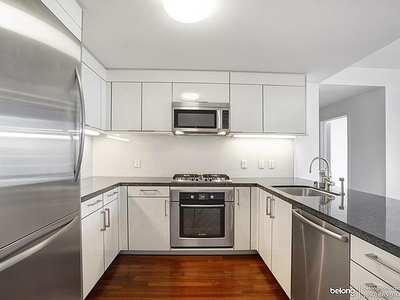3rd image of 338 Spear St Unit 28A