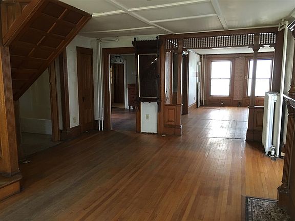5th image of 505 Jay St