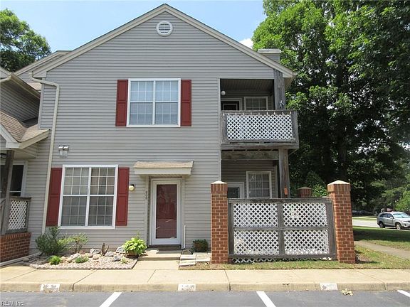 2nd image of 800 Horizon Ln