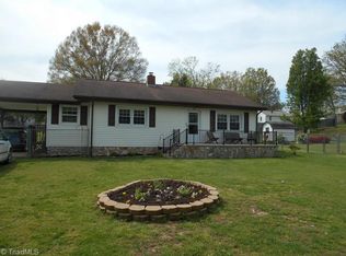 816 Pinecroft St, High Point, NC 27260