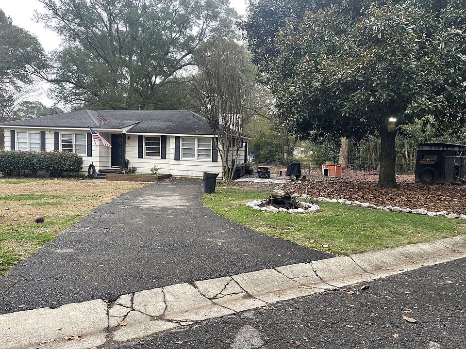 2nd image of 621 Greenhill Dr