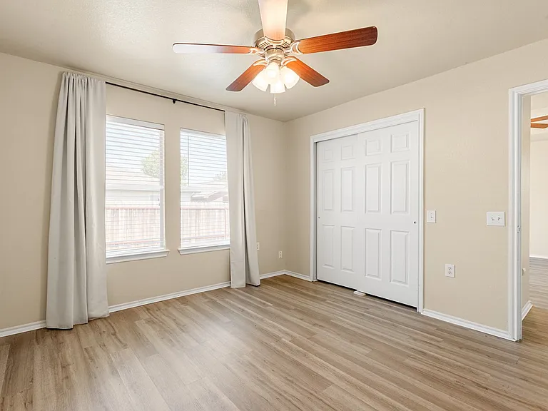 7400 Cayenne Ln — Photo 16