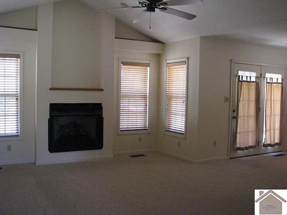 4th image of 91 Deborah Lee Dr