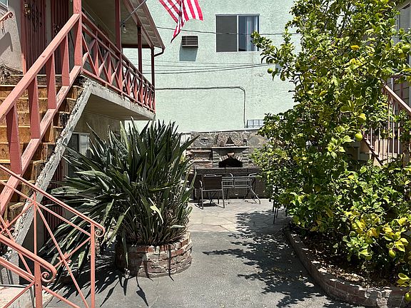3rd image of 1937 Vista Del Mar St #3