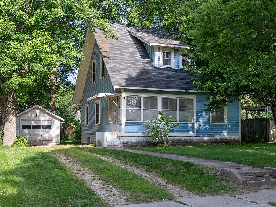 1st image of 219 N Russell Ave