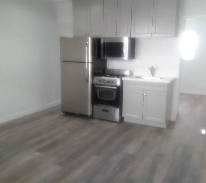 1st image of 2727-2741 Abbot Kinney Blvd #11
