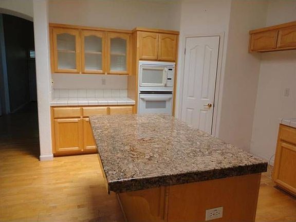 4th image of 3781 Glacier Park Way