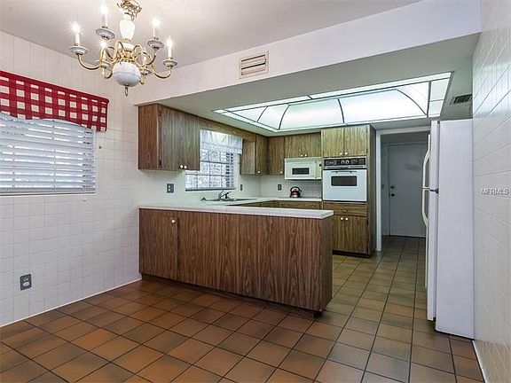 4th image of 5122 Harold Ave