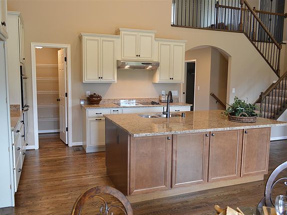 3rd image of 1196 Monroe Dr #395NP