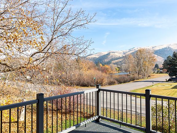 2nd image of 240 Glacier Dr