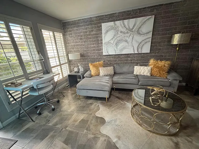 4916 N 73rd St #5 — Photo 2