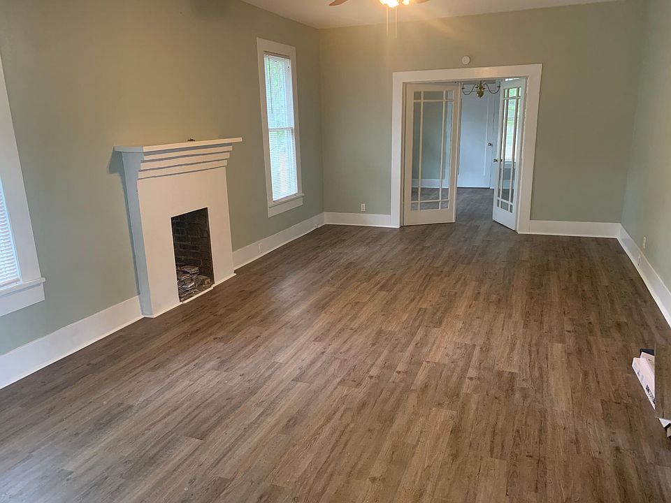 1st image of 709 E Short 21st St