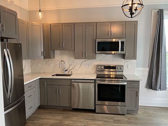 2nd image of 292 Stanyan St