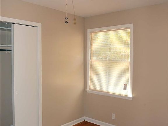 3rd image of 1100 Retlaw St NW