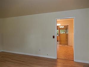 5th image of 6 Cedar Dr