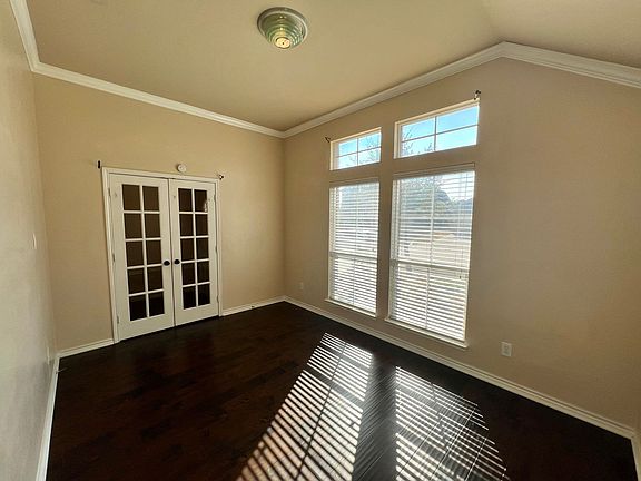 3rd image of 15004 Waters Dr