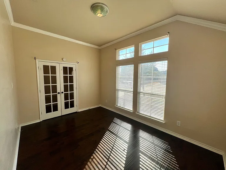 15004 Waters Dr — Photo 3