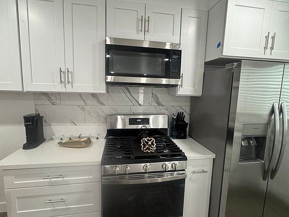 3rd image of 939 N Oxford Ave APT 7