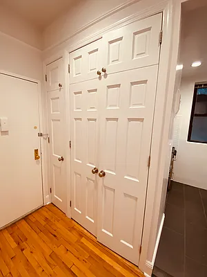 Rented by Metropolis Real Estate of Manhattan | media 16