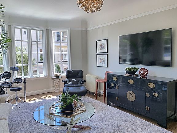 4th image of 1905 Laguna St APT 102