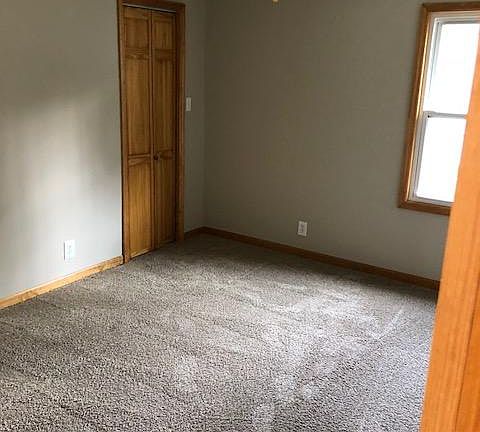 3rd image of 384 S Grand Ave