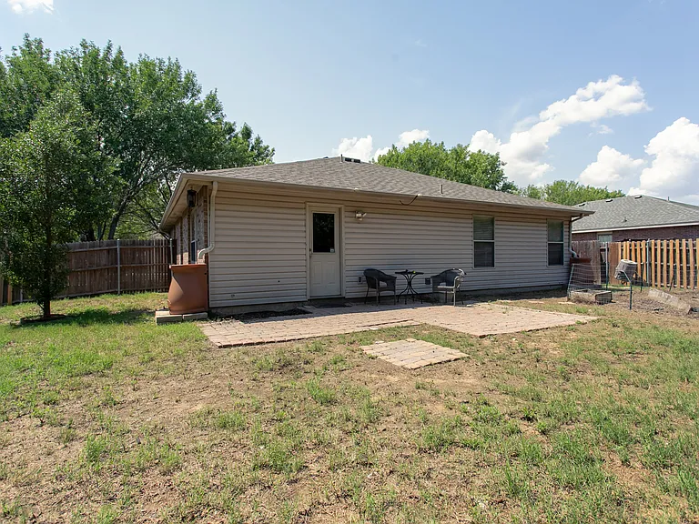 9005 Glen Falls Ln — Photo 16