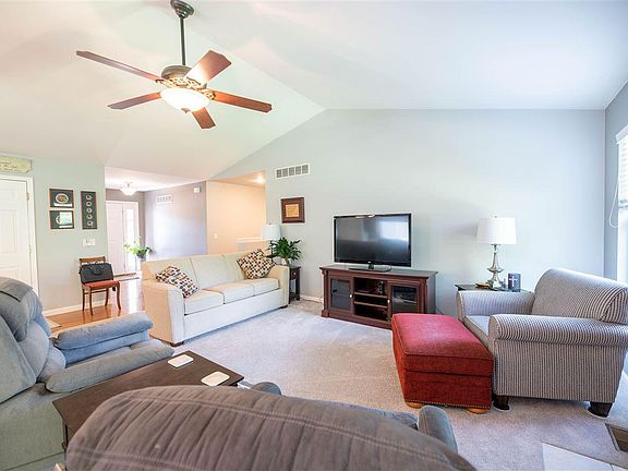5th image of 535 Rosebud Cir