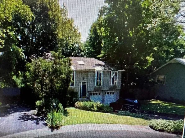 7 Renville Court, Mill Neck, NY 11765