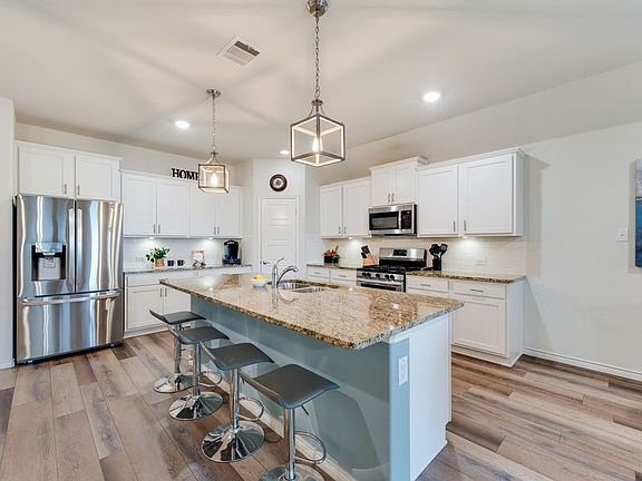 2nd image of 3404 Rio Grande Rd