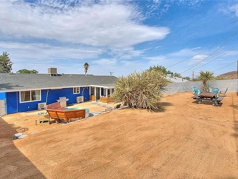 61627 El Cajon Dr — Photo 2