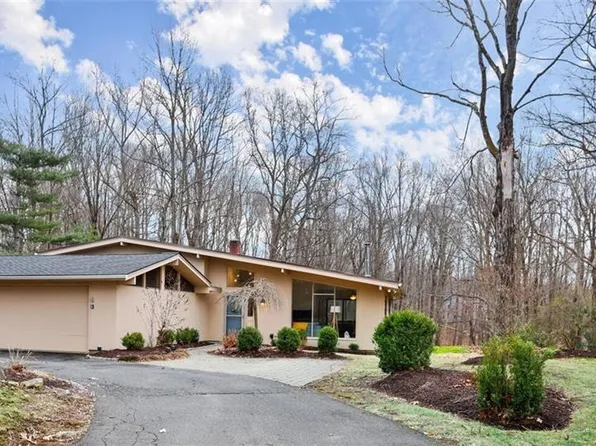 11 Woodland Dr Extension, Redding, CT 06896