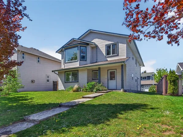 1270 Noel Ave, Comox, BC V9M 4A3