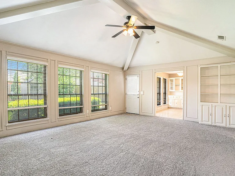 802 Pebblebrook Dr — Photo 5