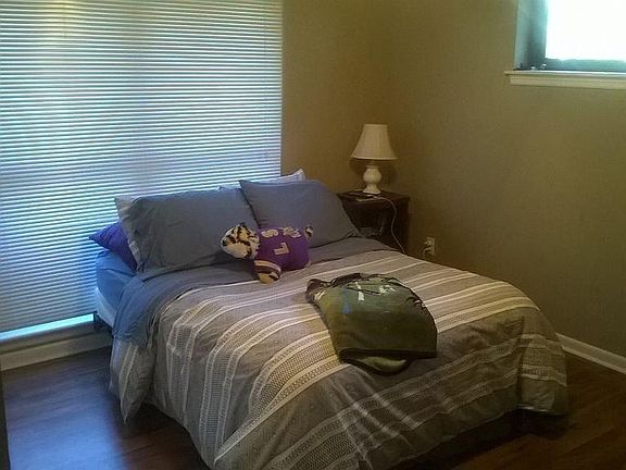 3rd image of 319 Elmwood Dr