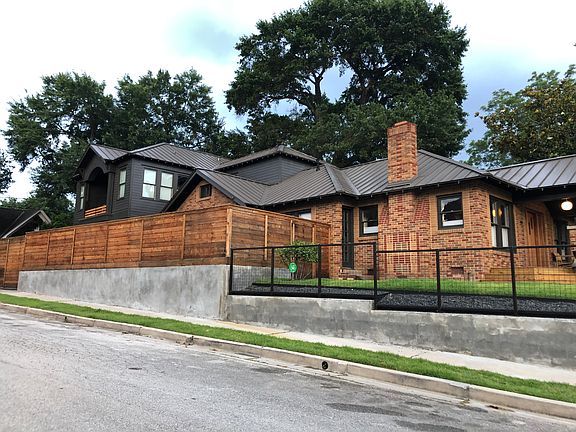 2nd image of 2024 White Oak Dr