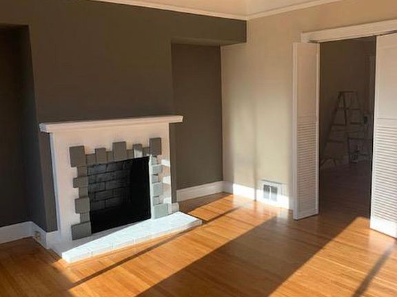 2nd image of 870 27th Ave