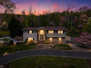 13 Forest Ln, Green Brook Twp., NJ 08812