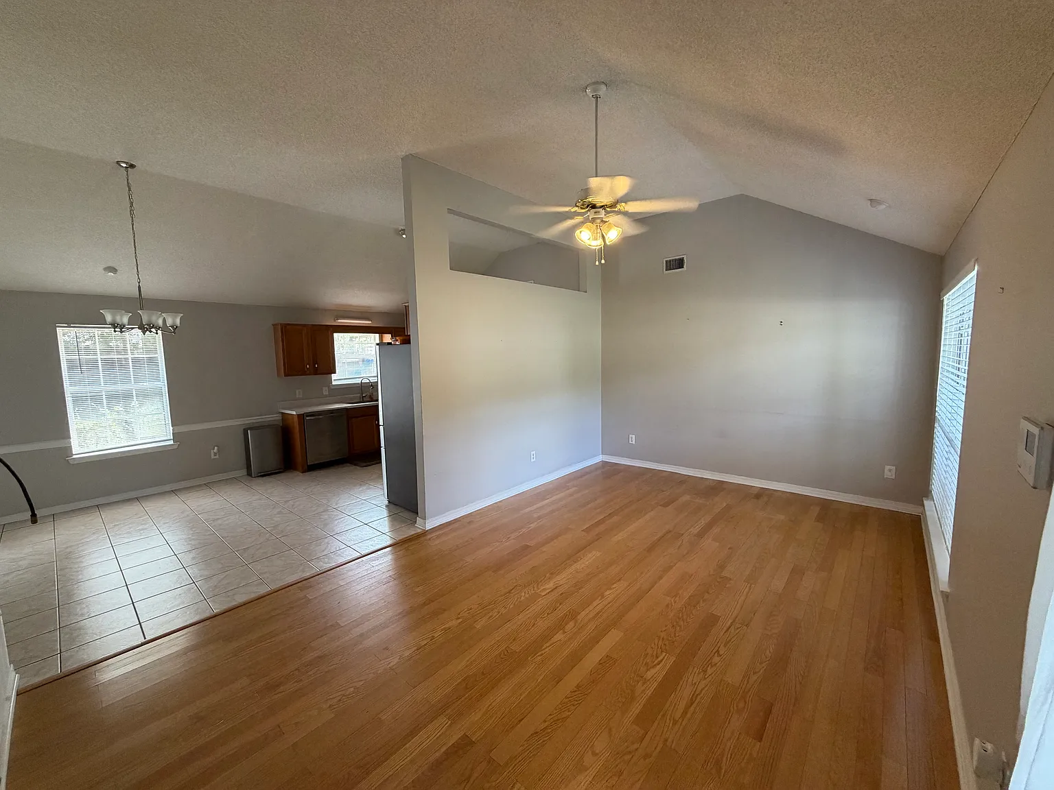 3 bed, 1600 sqft, $1,850 — Photo 3