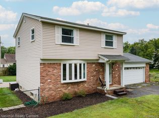4711 Meadowbrook Ave, Clarkston, MI 48348