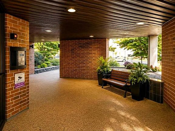 3rd image of 1304 15th Ave SW #Penthouse 2